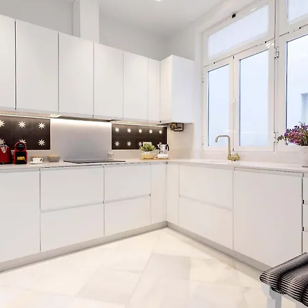 Genteel Paseo Maritimo Apartment