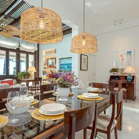 Apartment Genteel Paseo Maritimo